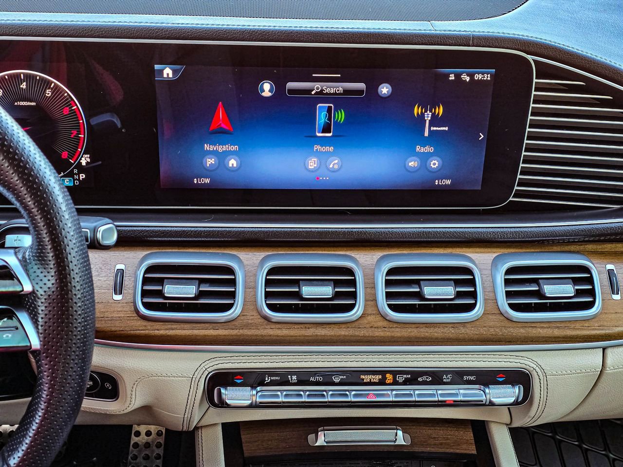 Used 2024 Mercedes-Benz GLS 450 4MATIC image 16