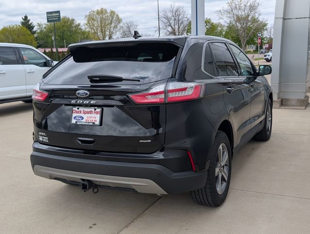 Certified 2024 Ford Edge SEL w/ Convenience Package AWD/4WD image 5
