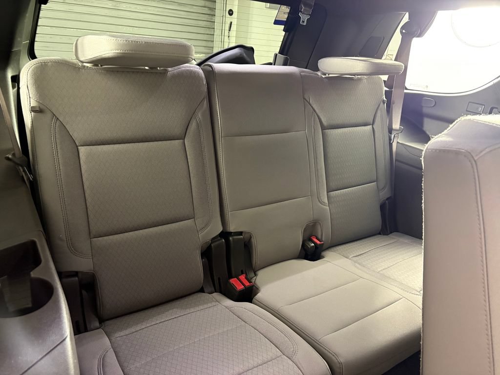 Used 2025 Chevrolet Tahoe LS RWD image 33
