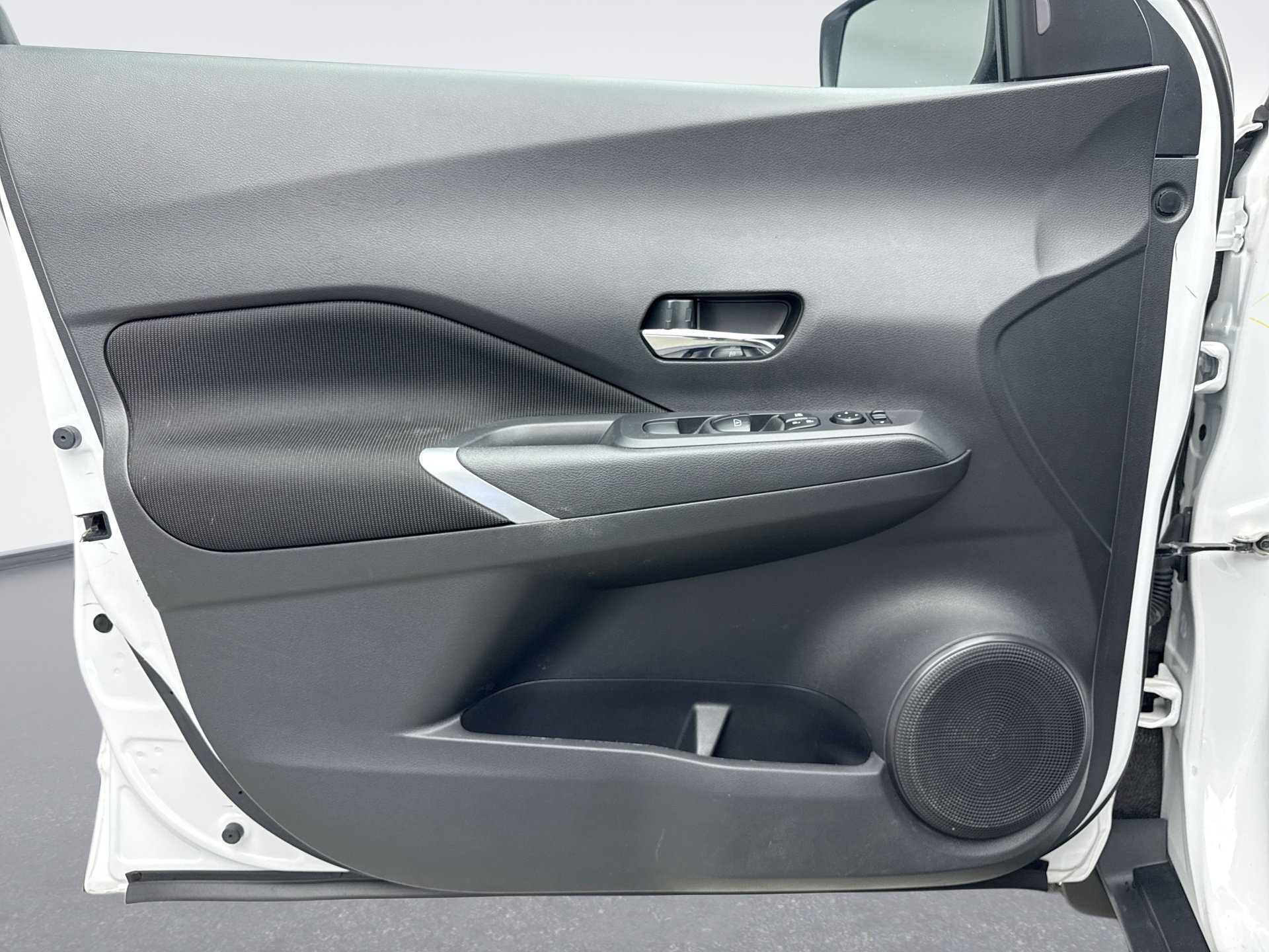 Used 2023 Nissan Kicks SV FWD image 9
