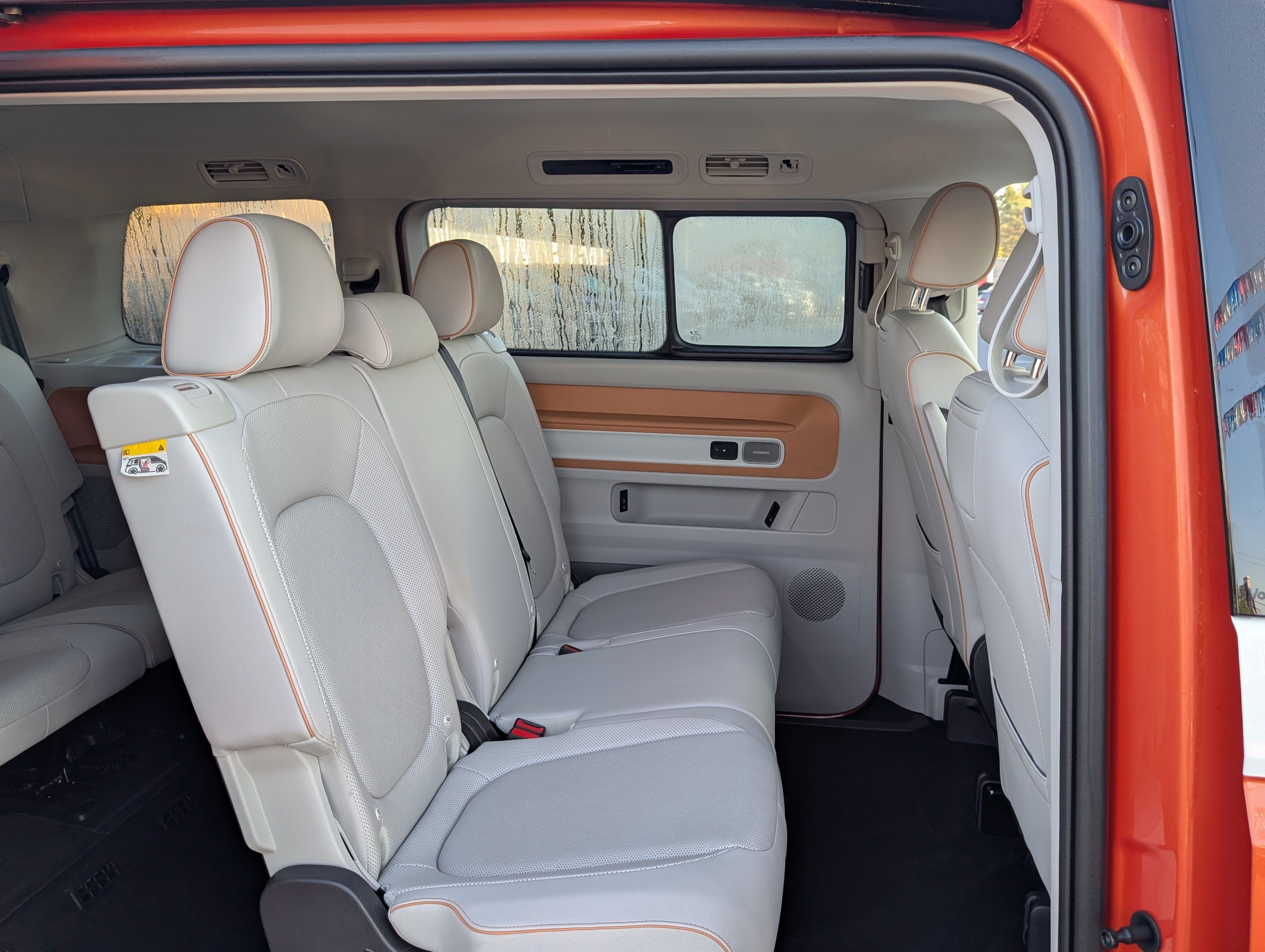 Used 2025 Volkswagen ID. Buzz Pro S Plus RWD image 11