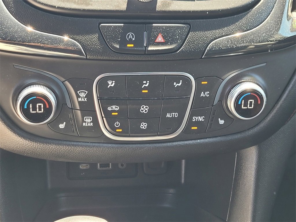 Used 2022 Chevrolet Equinox RS w/ RS Leather Package image 21