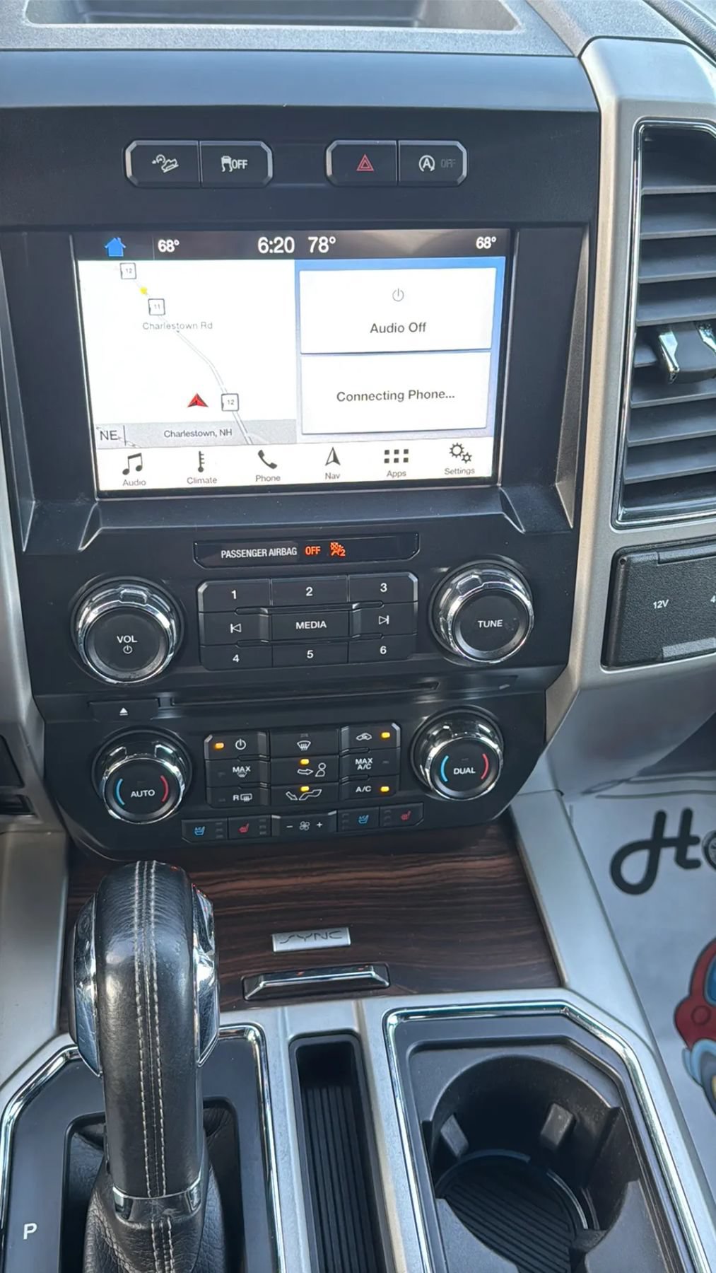 Used 2017 Ford F150 Lariat w/ Equipment Group 501A Mid AWD/4WD image 17