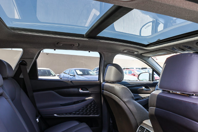 Used 2019 Hyundai Santa Fe Limited w/ Cargo Package FWD image 17