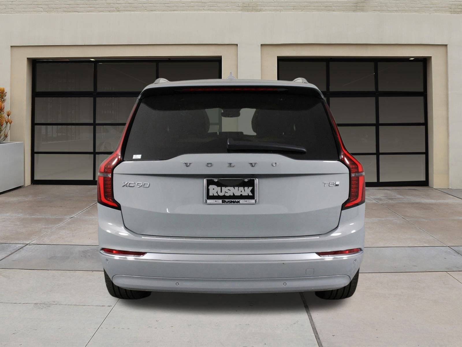 New 2026 Volvo XC90 T8 Plus w/ Protection Package Premier image 4