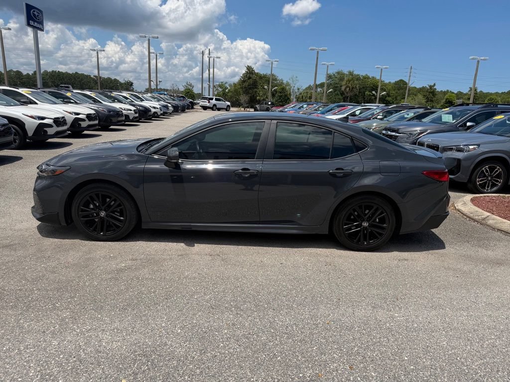 Used 2025 Toyota Camry SE FWD image 10