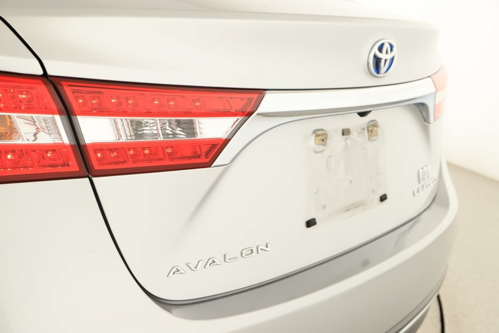Used 2014 Toyota Avalon Limited w/ Technology Package FWD image 31