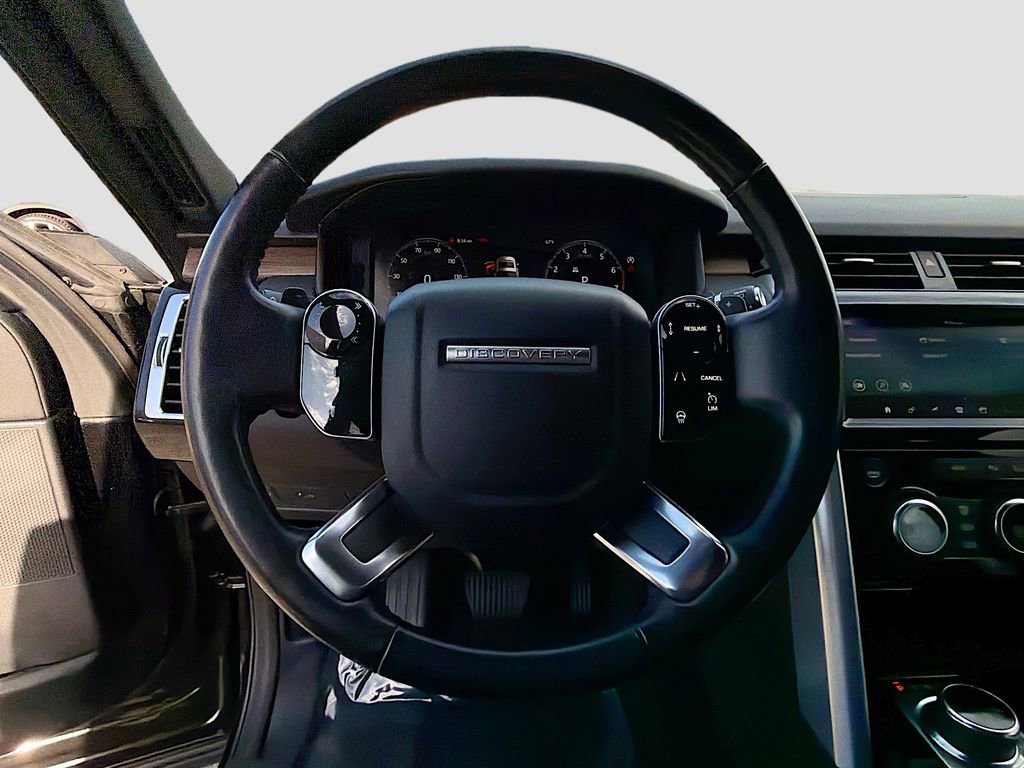 Used 2020 Land Rover Discovery HSE image 41