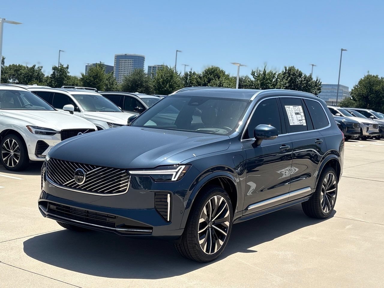 New 2026 Volvo XC90 T8 Ultra w/ Protection Package Premier AWD/4WD image 2
