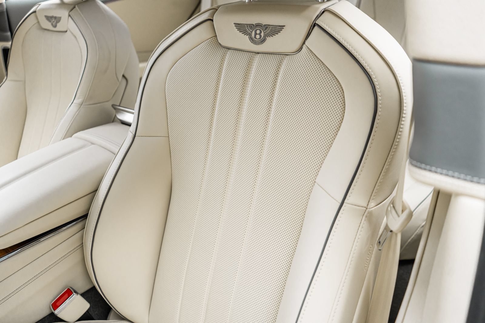 Certified 2026 Bentley Flying Spur Plug-In Hybrid AWD/4WD image 28
