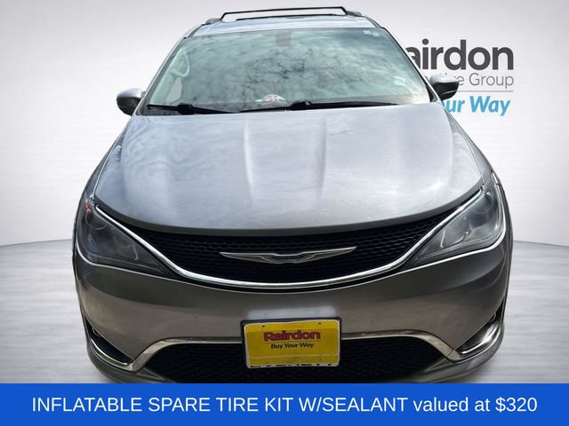 Used 2019 Chrysler Pacifica Touring-L FWD image 2