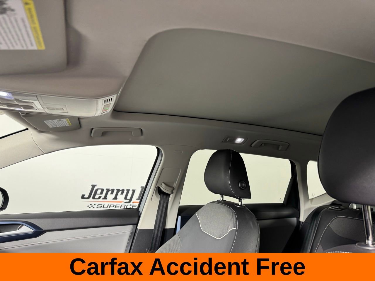 Used 2024 Volkswagen Taos SE image 3