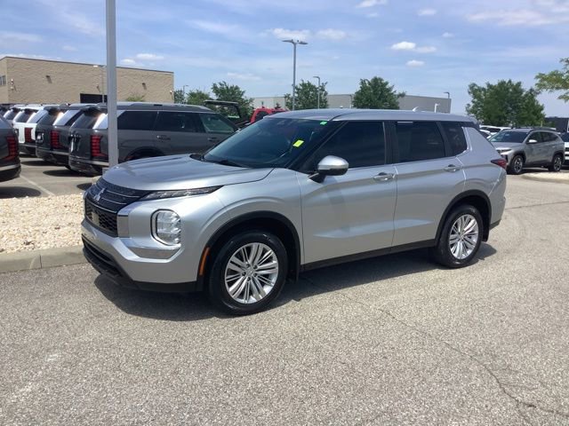 Used 2022 Mitsubishi Outlander ES FWD image 1
