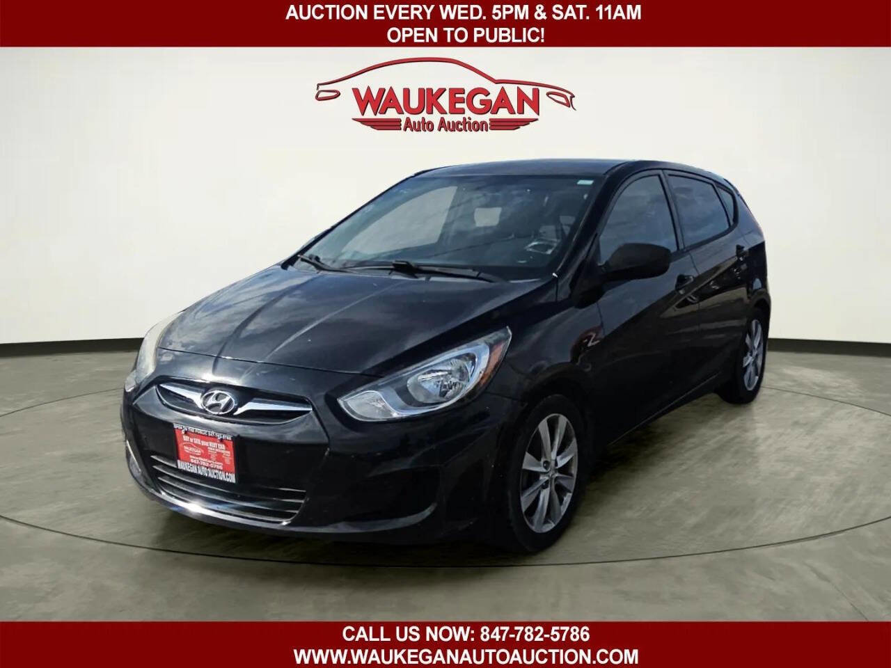 Used 2012 Hyundai Accent SE image 1