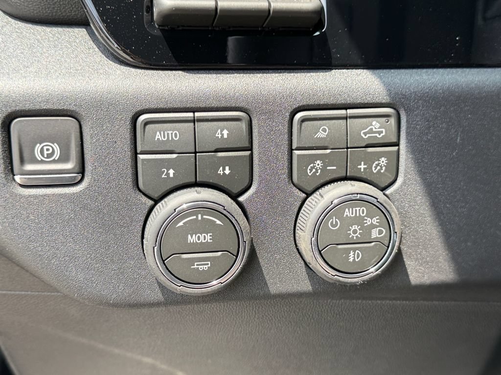 New 2026 Chevrolet Silverado 1500 LTZ w/ Technology Package AWD/4WD image 25