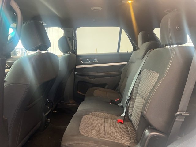 Used 2017 Ford Explorer XLT image 18
