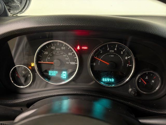 Used 2013 Jeep Wrangler Unlimited Rubicon w/ Connectivity Group image 20