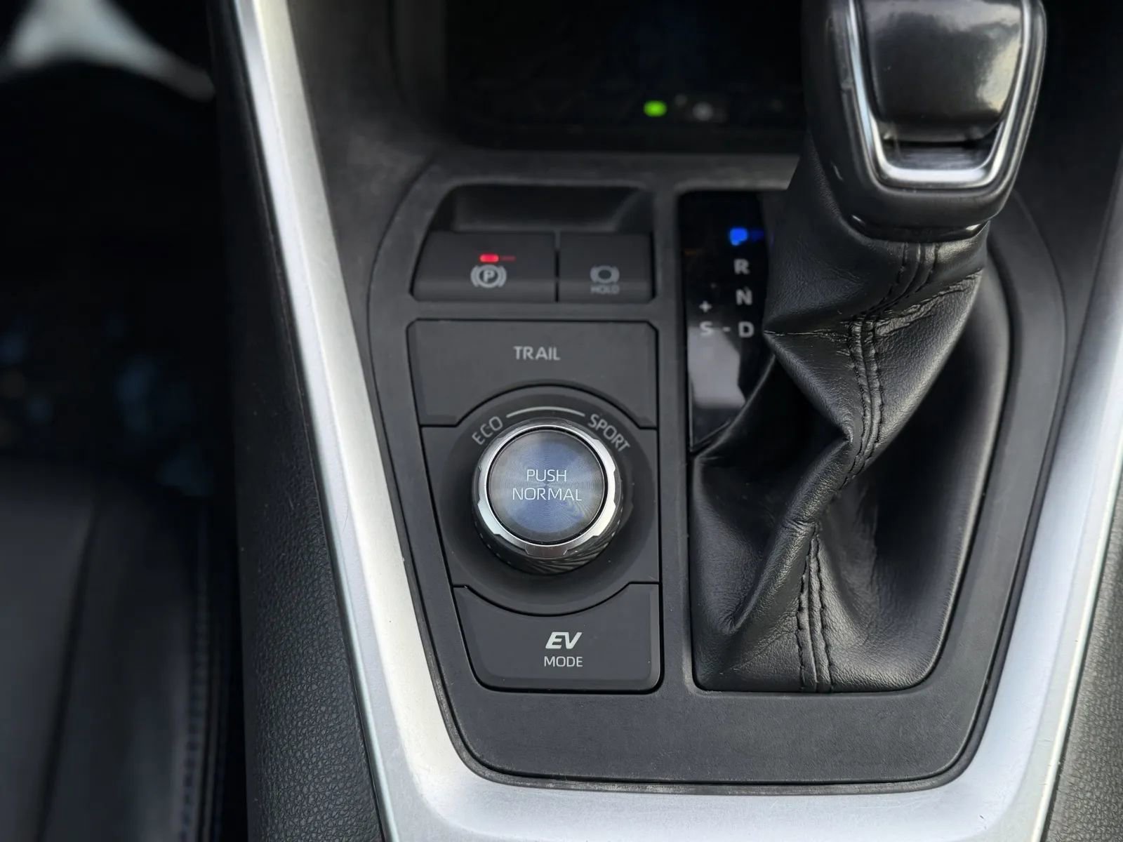 Used 2020 Toyota RAV4 XSE AWD/4WD image 36