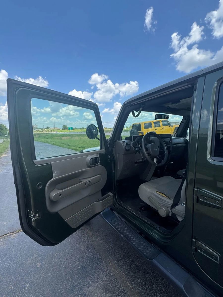 Used 2008 Jeep Wrangler Unlimited Sahara image 19