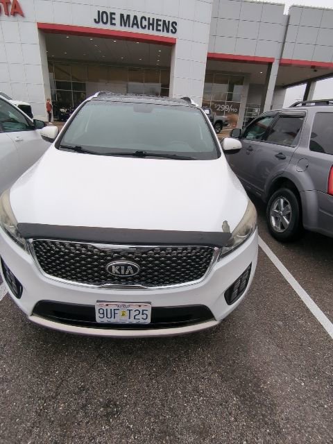Used 2016 Kia Sorento SX image 3