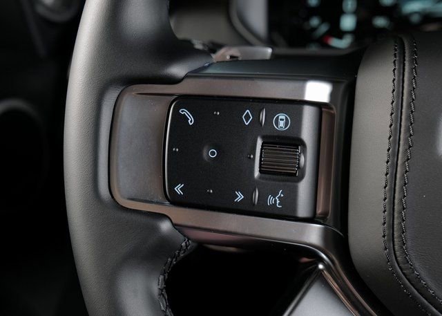 New 2026 Land Rover Discovery Dynamic SE image 19