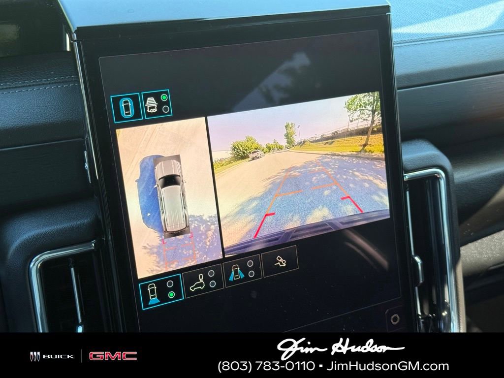 Used 2025 GMC Yukon Denali AWD/4WD image 4