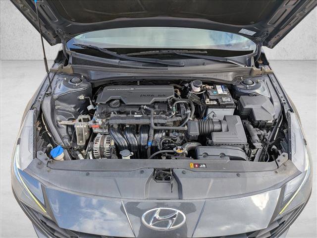 Used 2021 Hyundai Elantra SE image 23