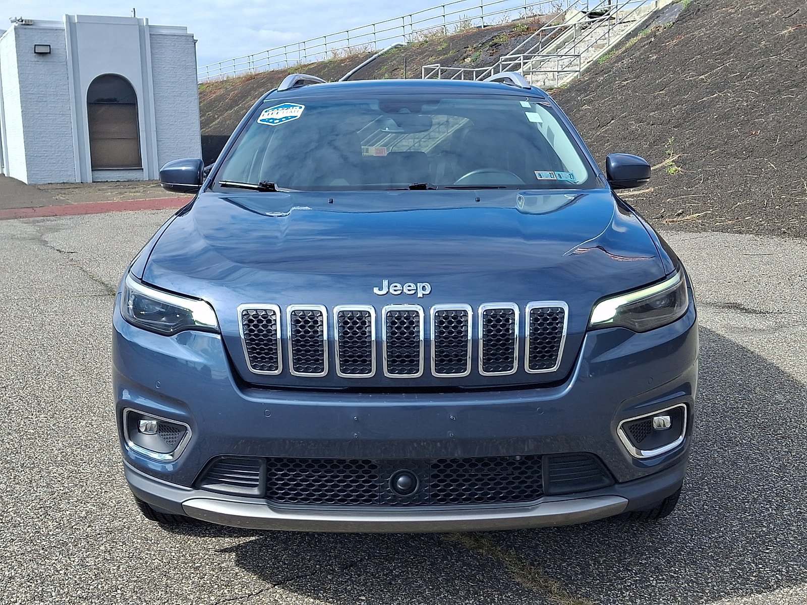 Used 2021 Jeep Cherokee Limited AWD/4WD image 2