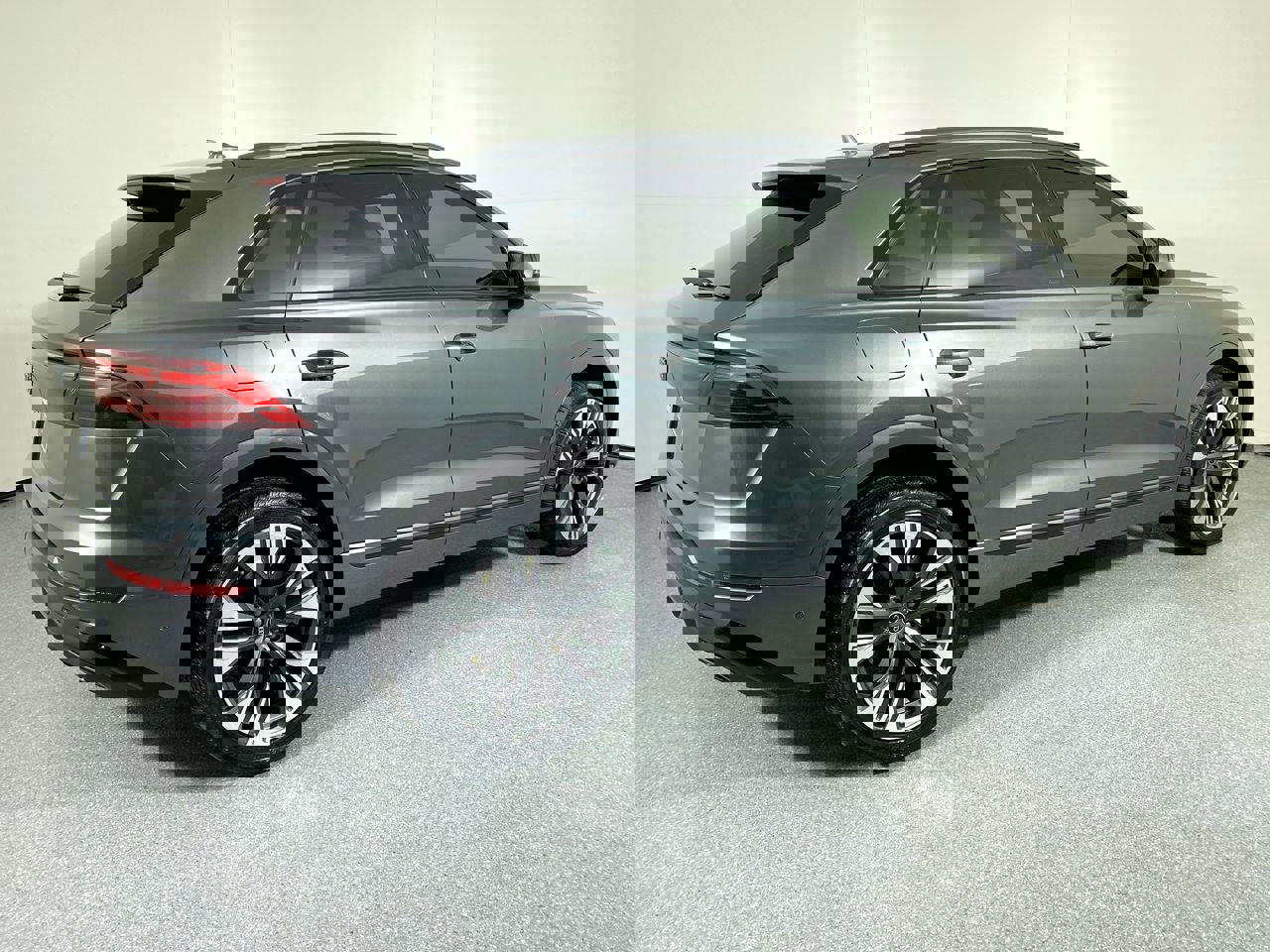 Used 2025 Audi Q8 Premium Plus w/ Premium Plus Package image 36