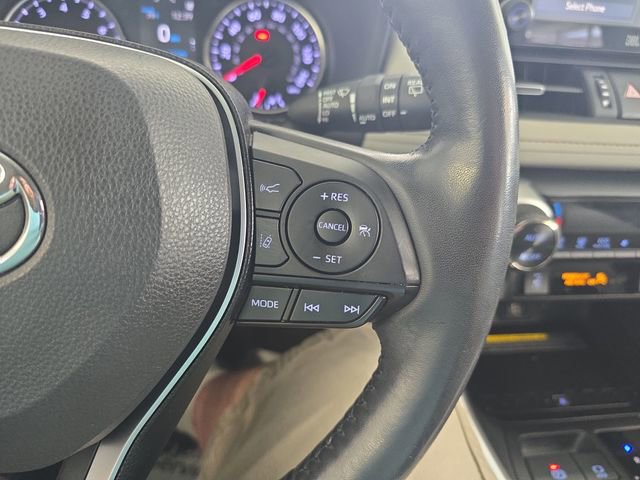 Used 2020 Toyota RAV4 XLE Premium AWD/4WD image 18