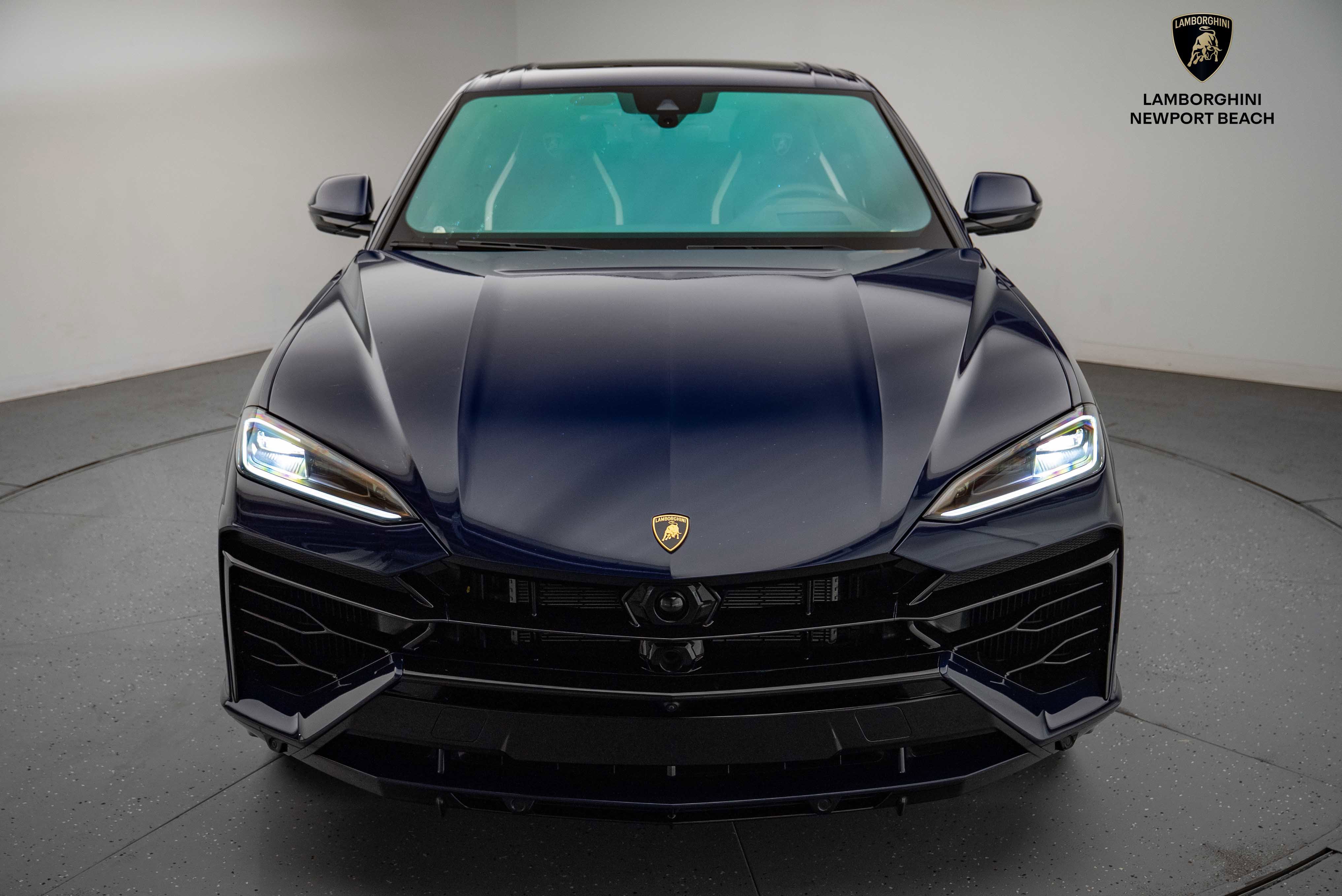 Used 2025 Lamborghini Urus SE image 3