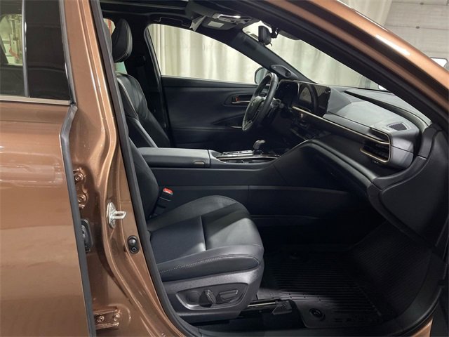 Used 2025 Toyota Crown Signia image 25