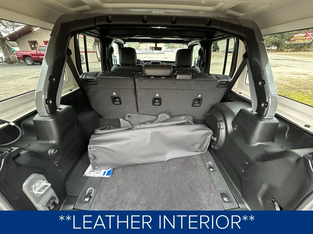 Used 2023 Jeep Wrangler Unlimited Sahara w/ Cold Weather Group image 9