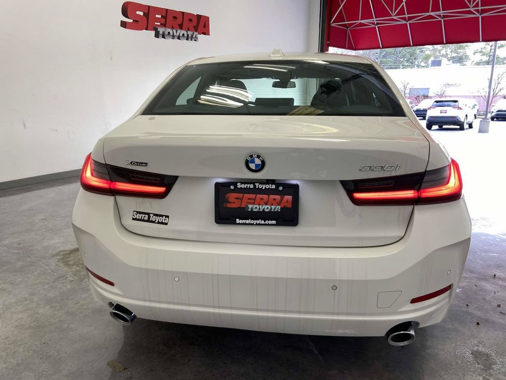 Used 2025 BMW 330i xDrive Sedan w/ Convenience Package AWD/4WD image 3