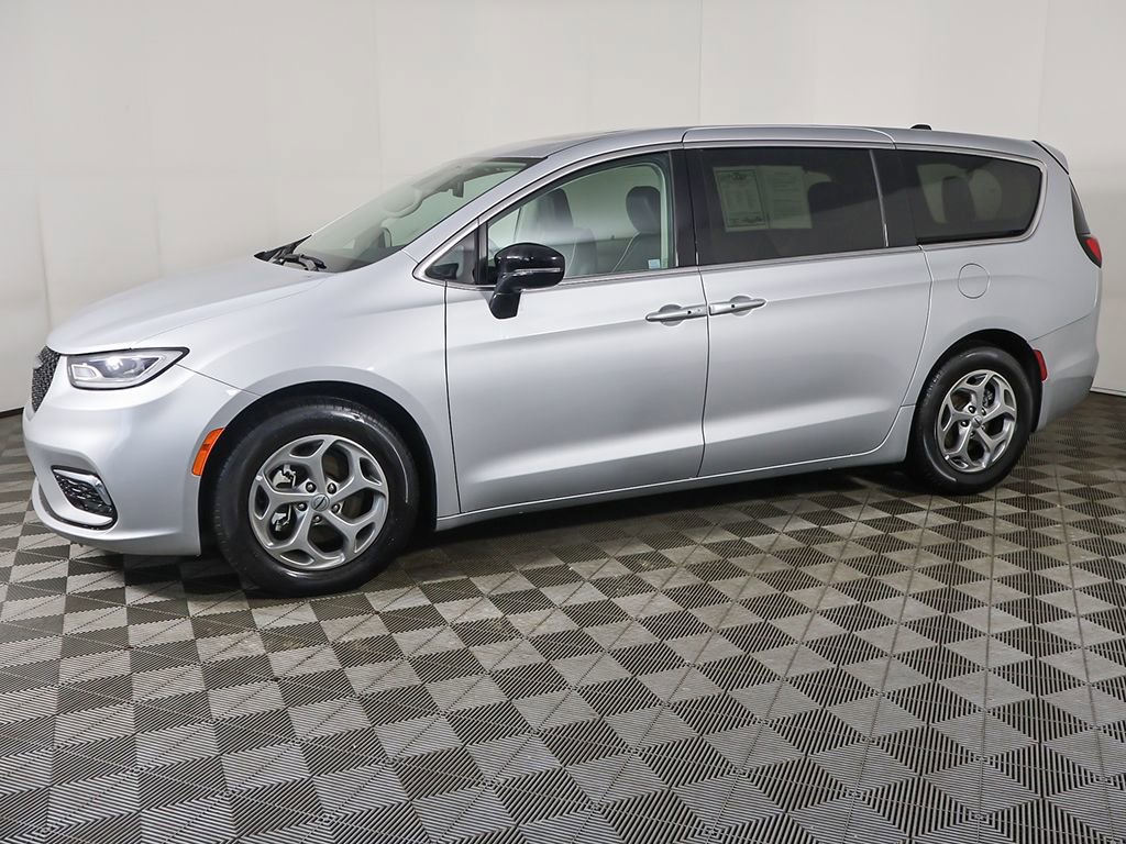 Used 2024 Chrysler Pacifica Limited FWD image 21