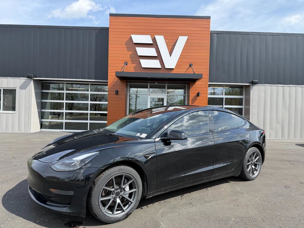 Used 2023 Tesla Model 3 Standard Range RWD image 1