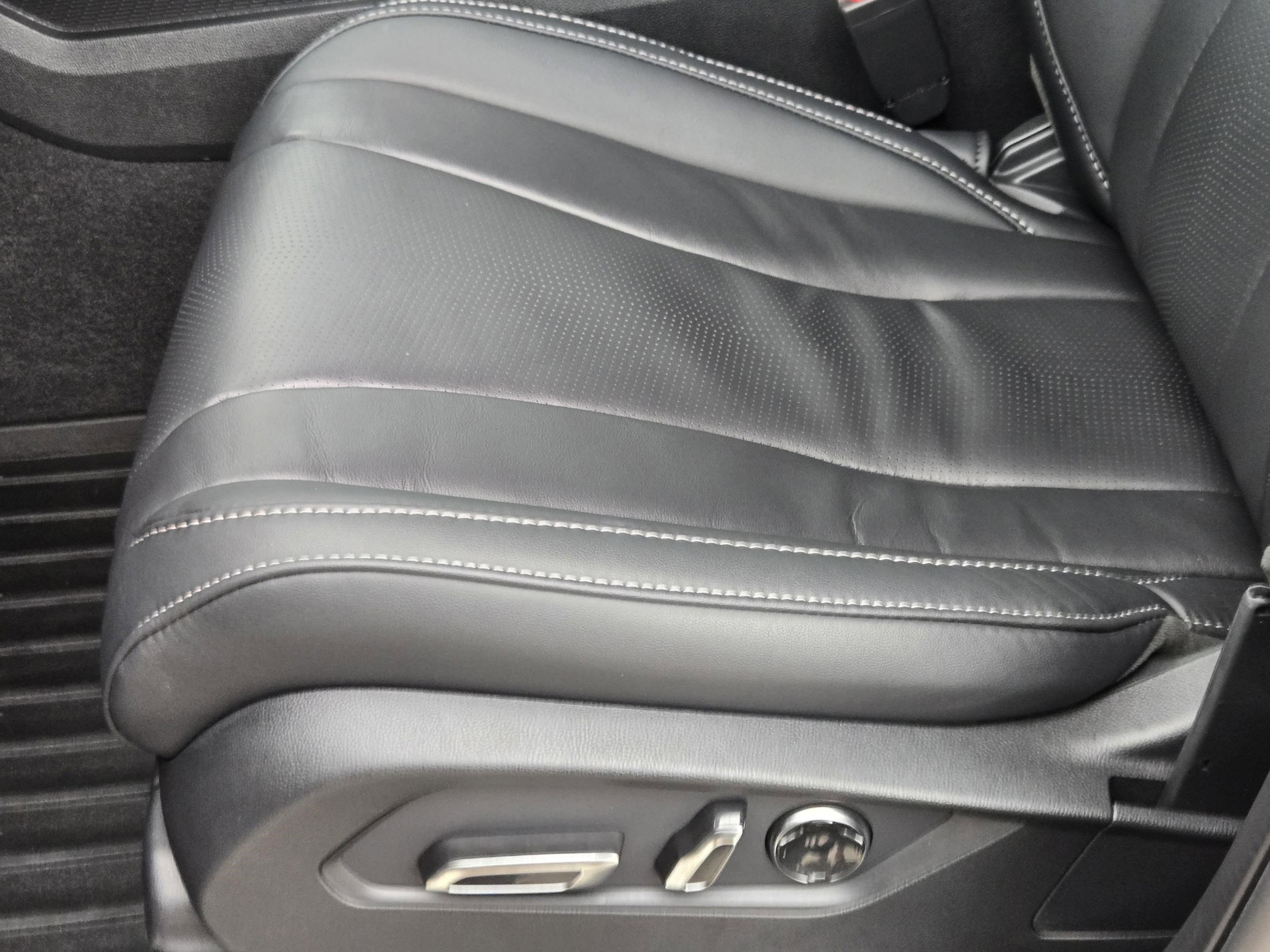 Certified 2026 Acura MDX FWD w/ Technology Package image 16