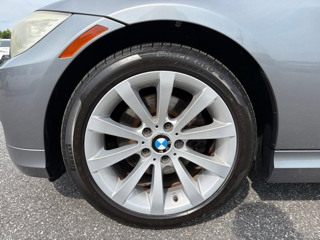 Used 2011 BMW 328i xDrive Sedan AWD/4WD image 9