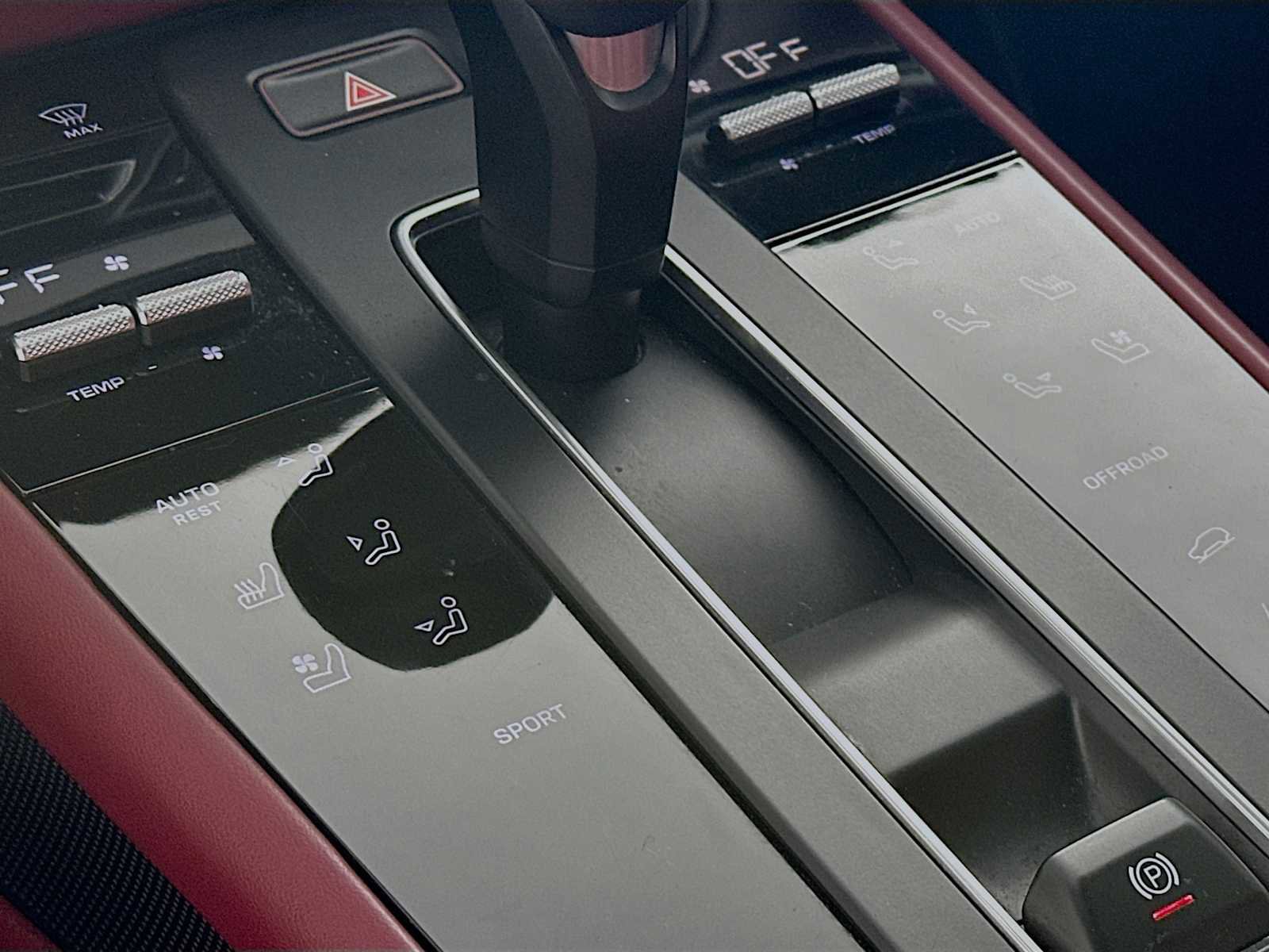 Certified 2022 Porsche Macan image 22