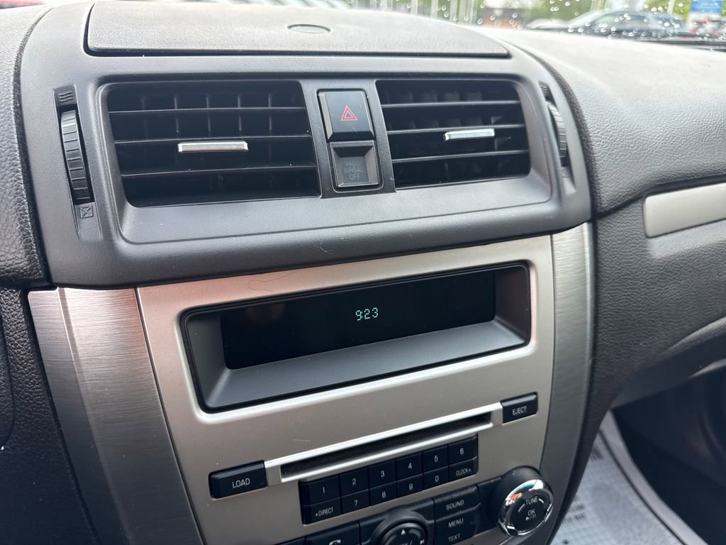 Used 2011 Ford Fusion SE FWD image 31