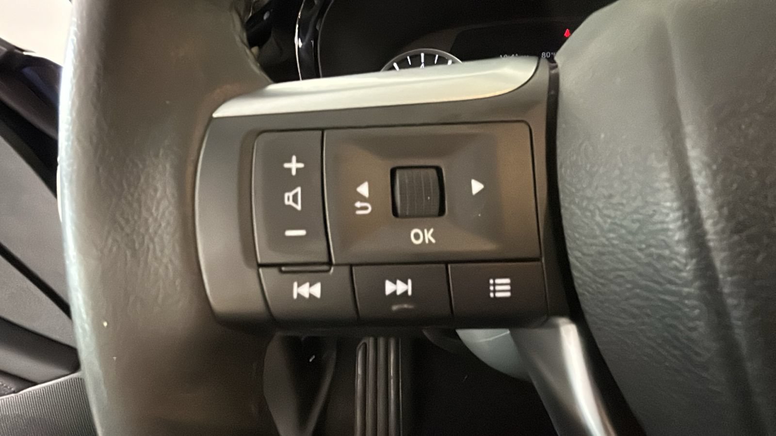 Used 2023 INFINITI QX60 Pure AWD/4WD image 16