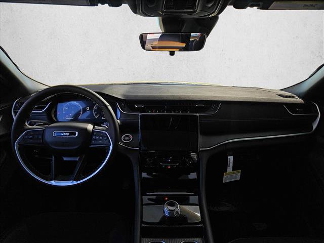 New 2025 Jeep Grand Cherokee Laredo image 13