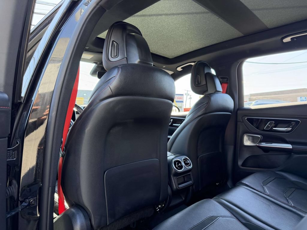 Used 2025 Mercedes-Benz GLC 43 AMG 4MATIC image 20