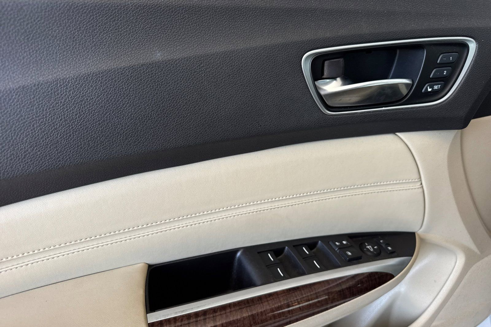 Used 2019 Acura TLX image 12