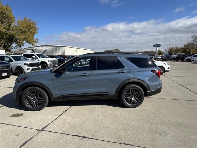 New 2026 Ford Explorer ST image 7