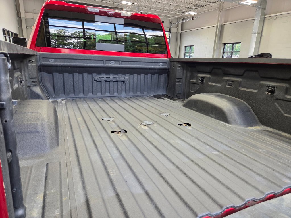 Used 2024 GMC Sierra 2500 AT4 w/ Technology Package AWD/4WD image 13