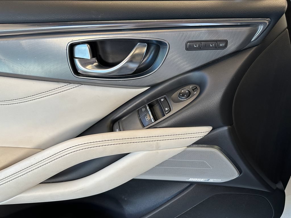 Used 2019 INFINITI Q60 3.0t Luxe AWD/4WD image 18