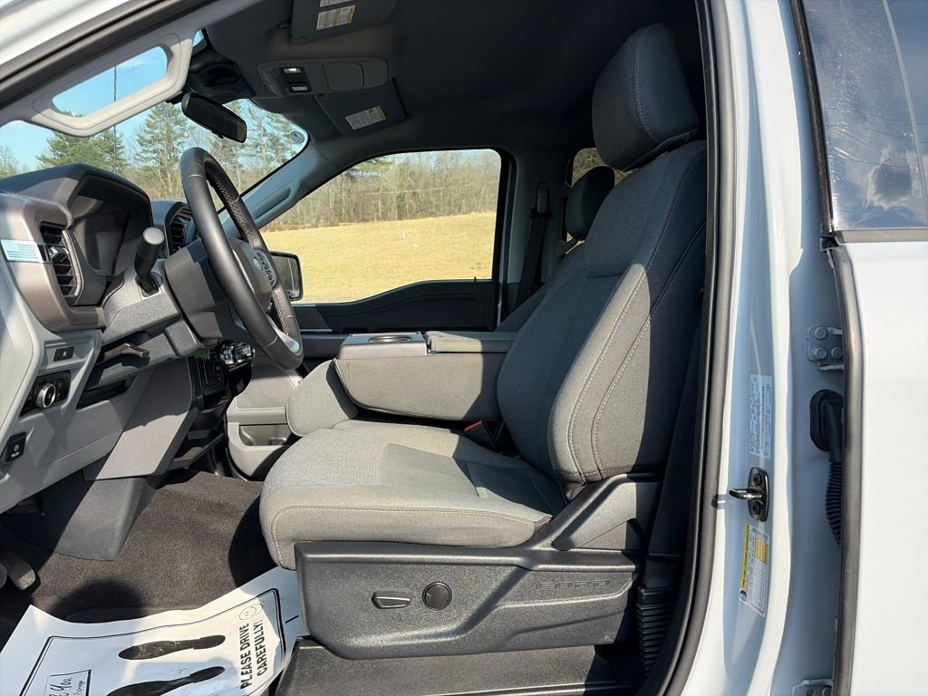 Used 2025 Ford F150 XLT w/ Equipment Group 301A Standard image 18
