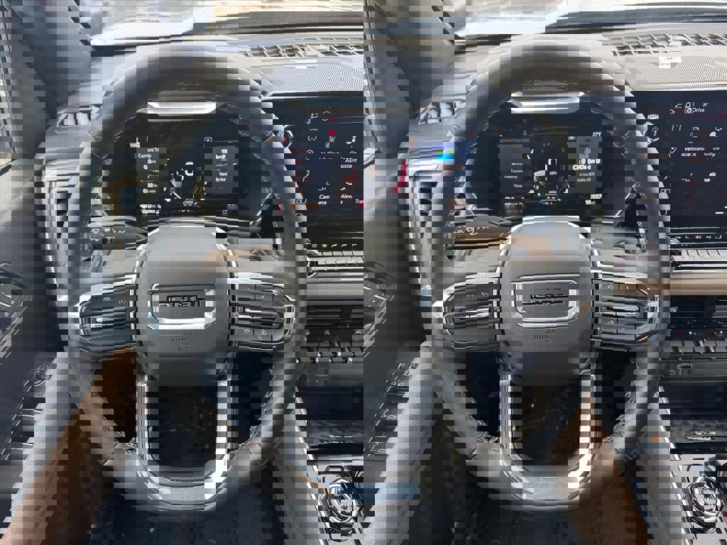 Used 2024 GMC Canyon Denali image 9