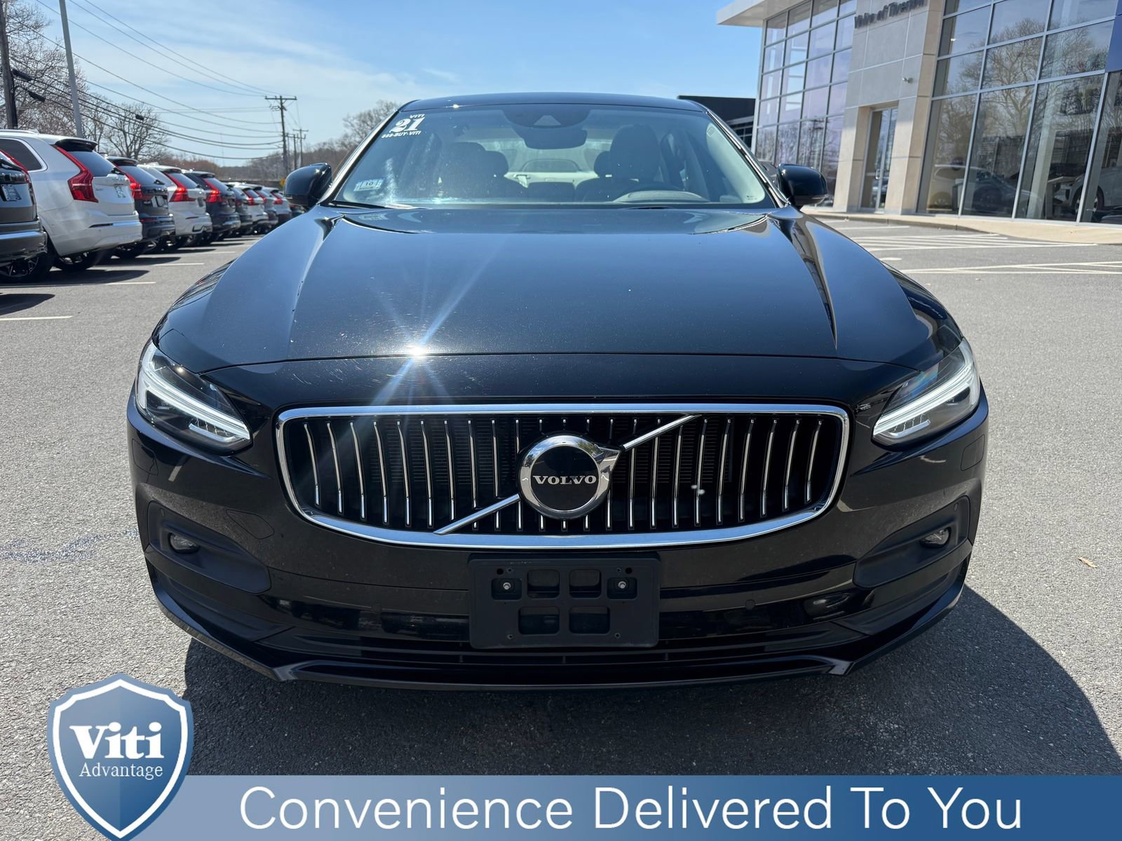 Used 2021 Volvo S90 T6 Momentum image 3